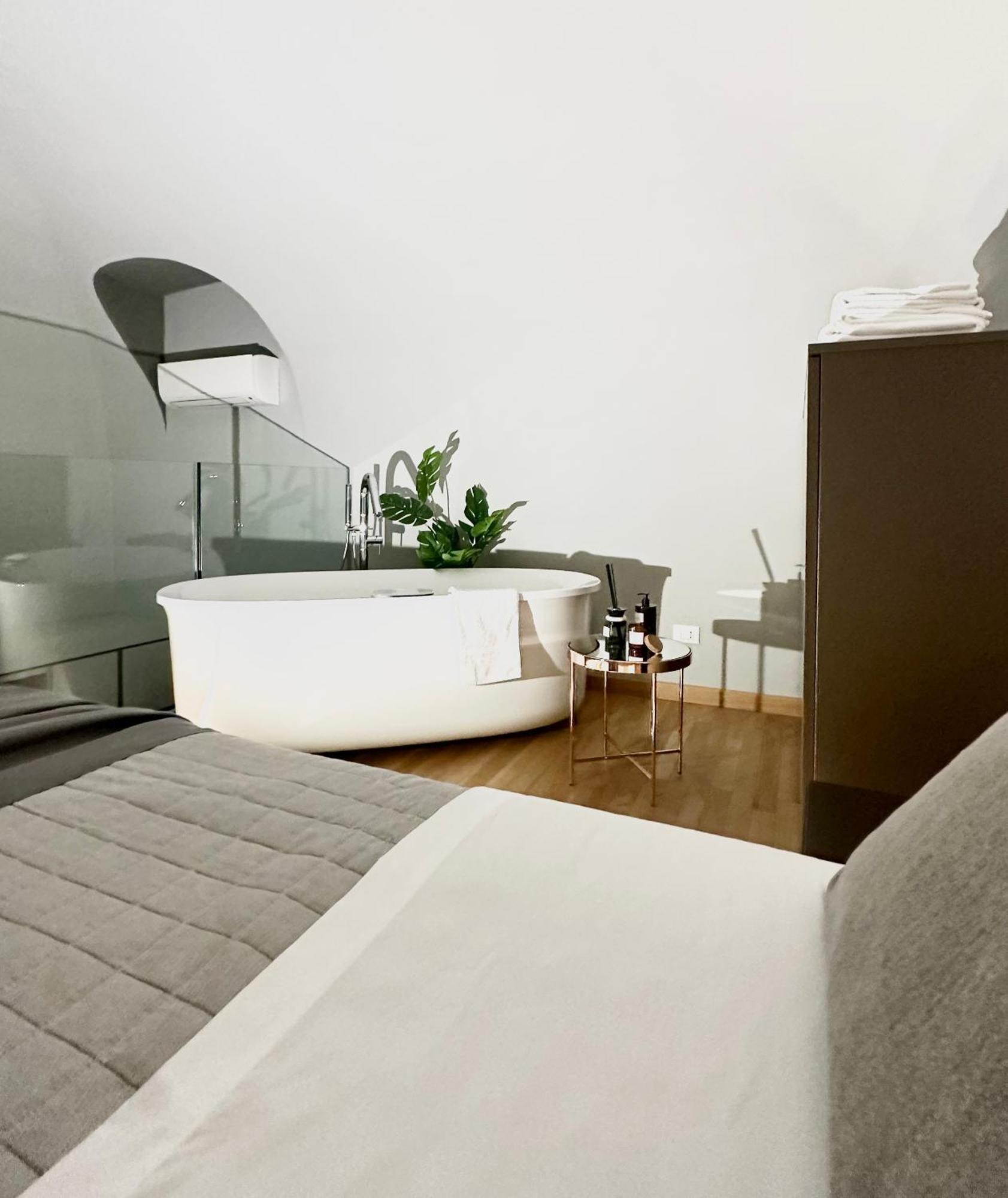 Apartment Jacuzzi Luxury In The Town Centre Turin